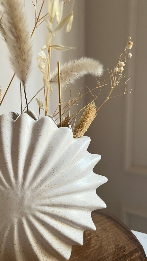 Shell Vase C-47