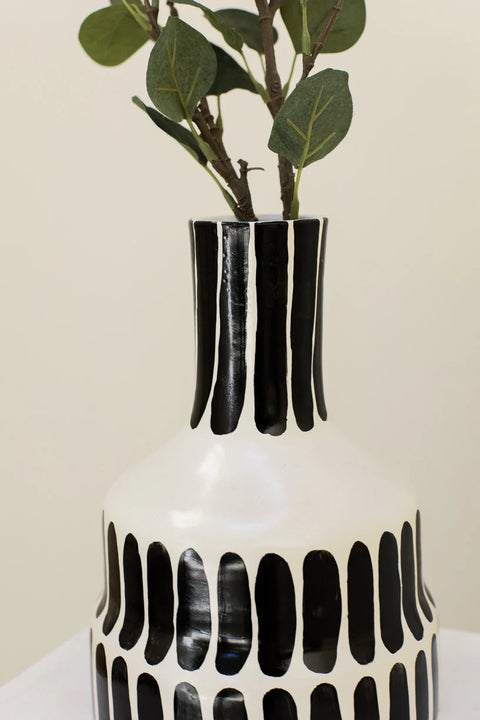 Embrace Vase GL-01